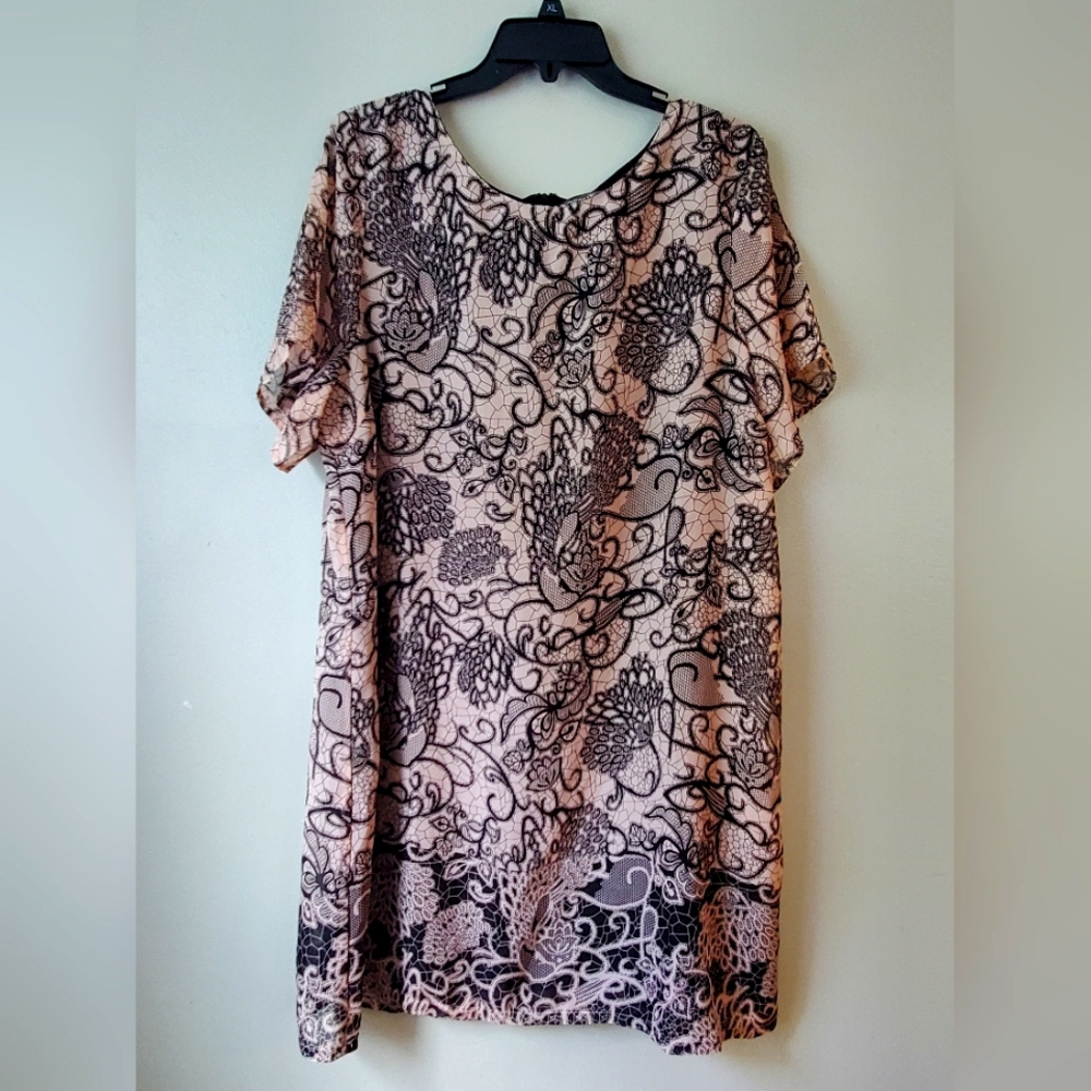 Signature Collection Shift Dress - Picture 2 of 3